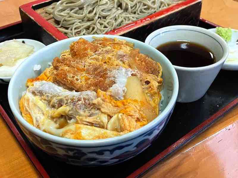 満る福（まるふく）のカツ丼