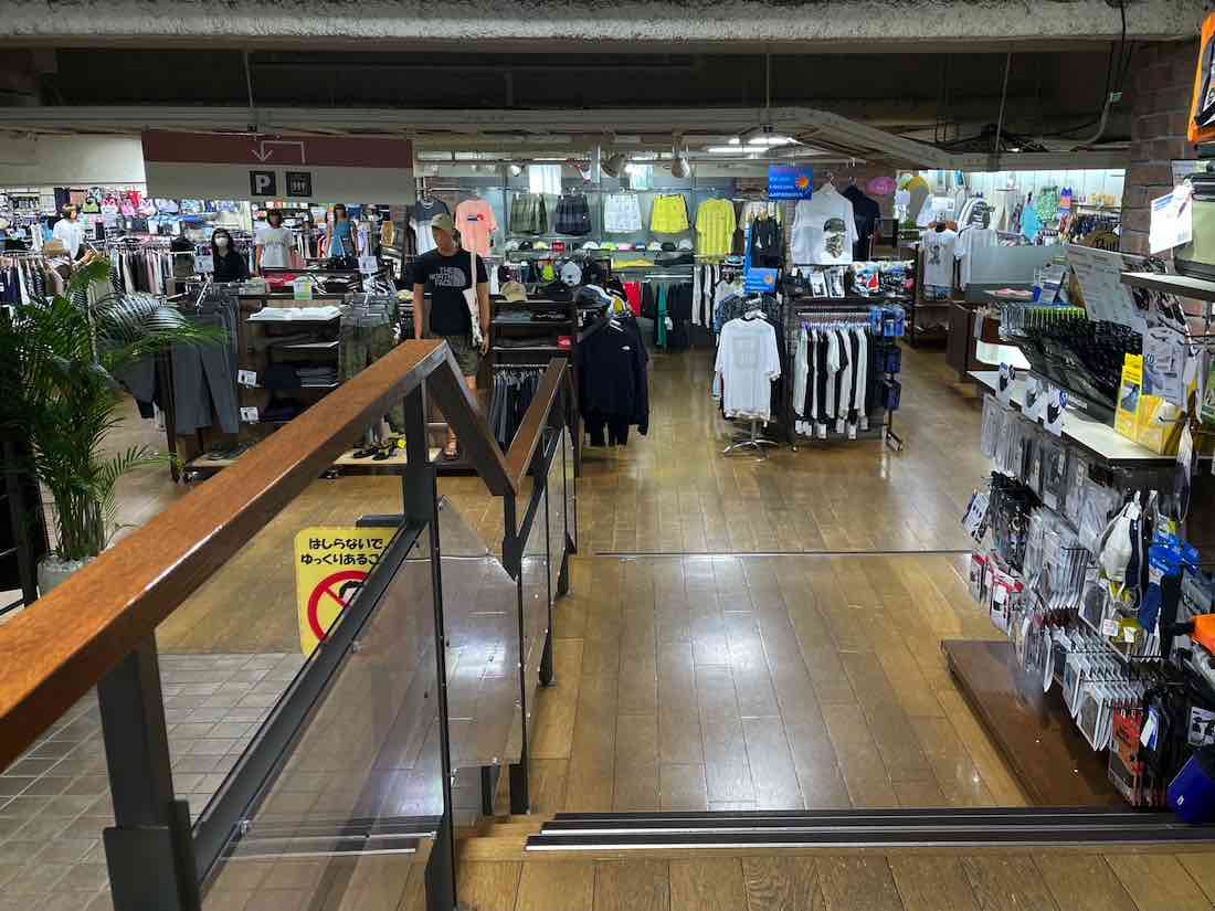 オッシュマンズ 人気ブランドのアパレル商品も充実のスポーツグッズ専門店 吉祥寺 Kichijoji Go