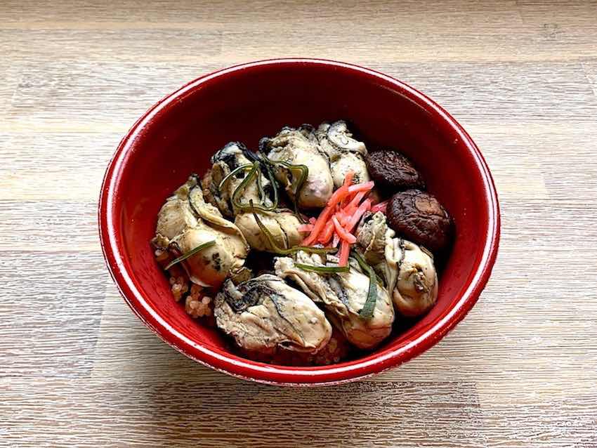 国産大粒牡蠣の帆立貝出汁炊き込みご飯