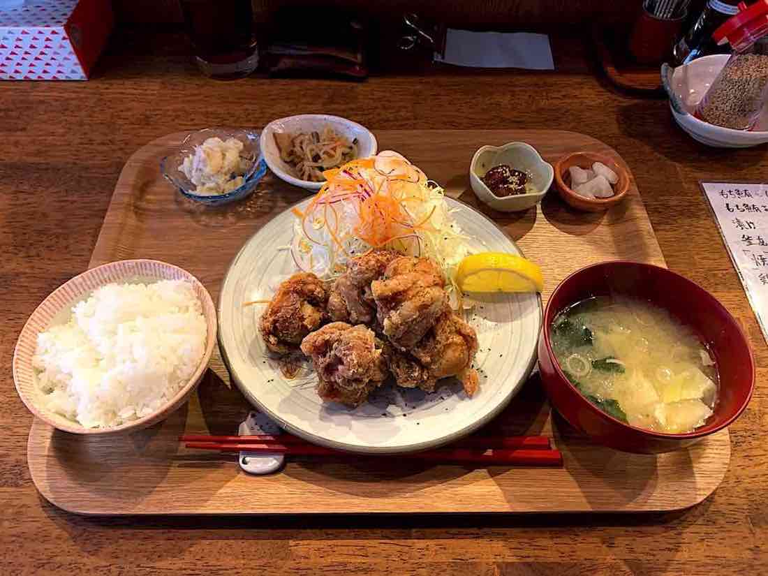 鶏のからあげ定食