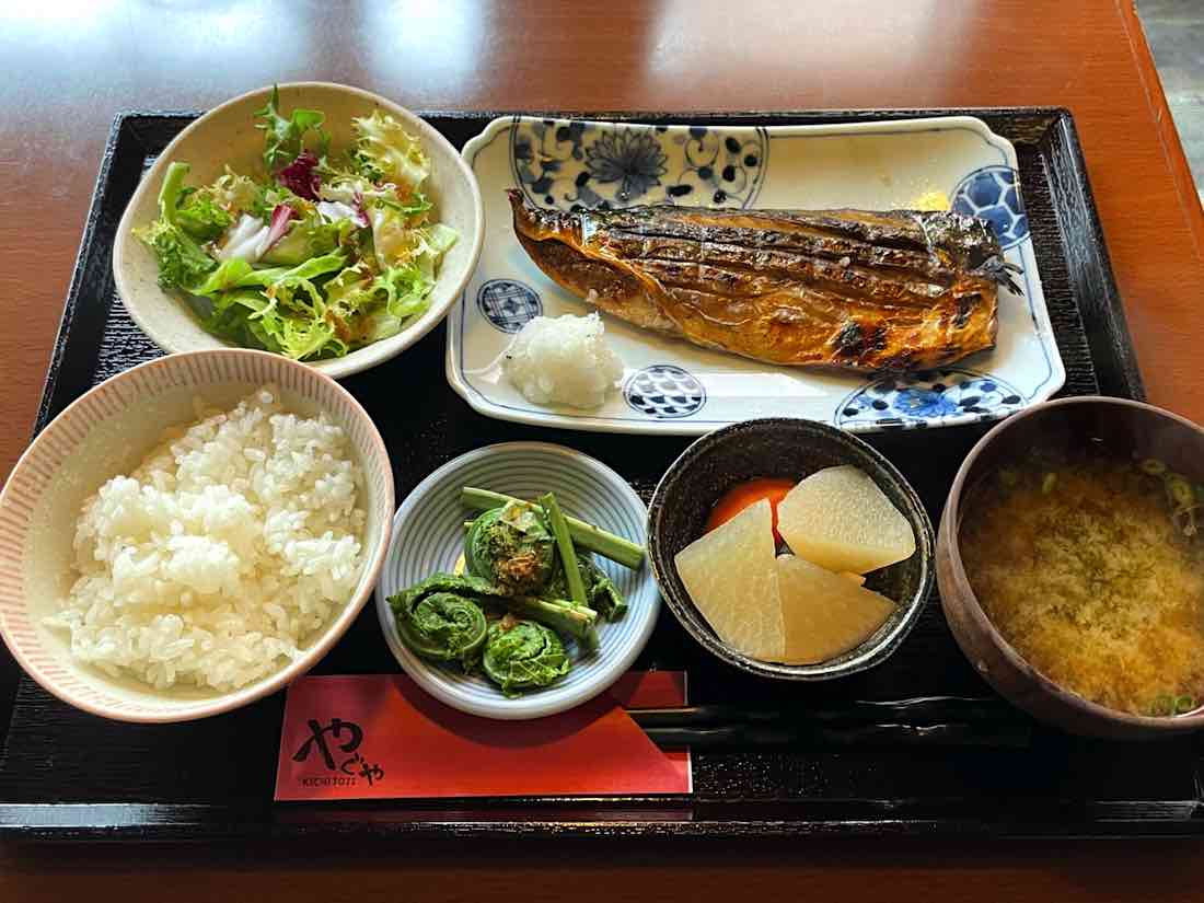 藤間さんのサバ塩焼き定食