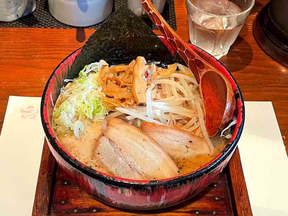 真風 まじ 鯛の香ばしさを楽しめる鯛塩ラーメンが人気 吉祥寺 Kichijoji Go