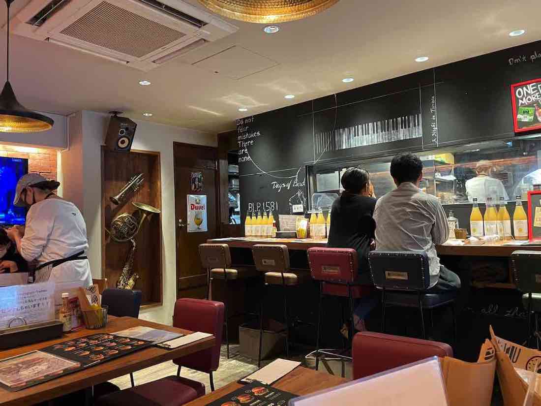 店内カウンター席
