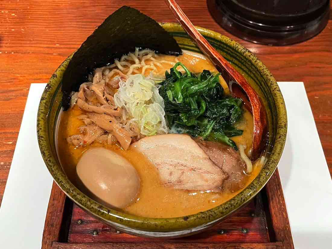 真風 まじ 鯛の香ばしさを楽しめる鯛塩ラーメンが人気 吉祥寺 Kichijoji Go