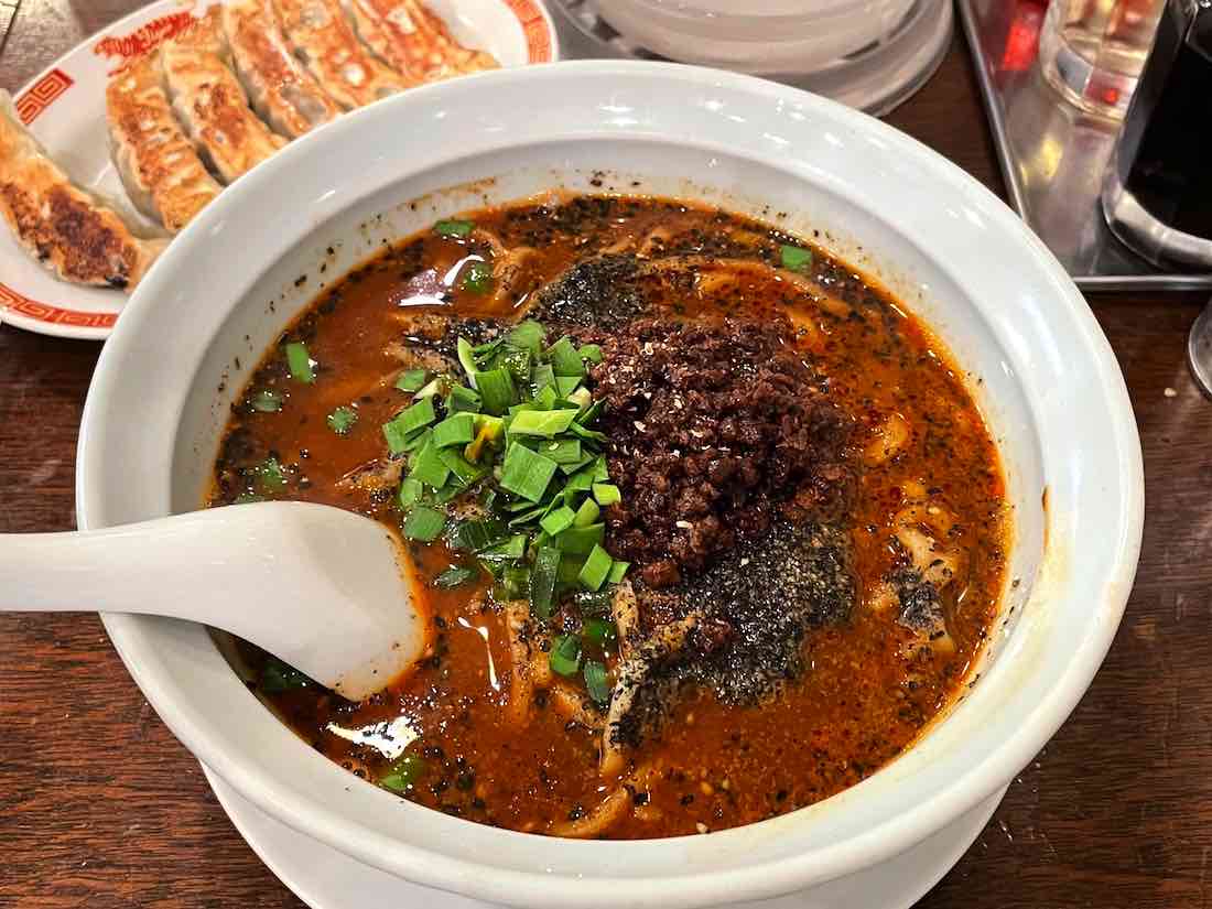 黒胡麻担々麺