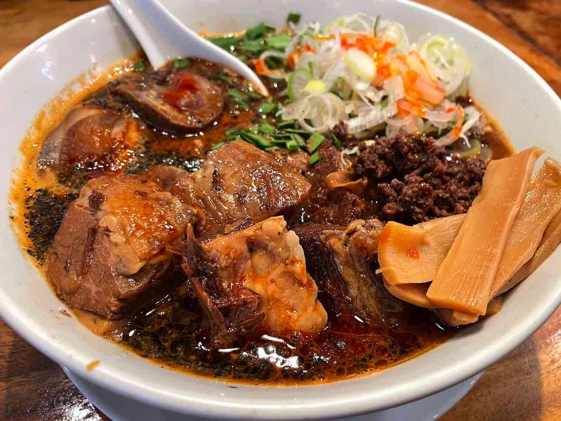 牛バラ坦々麺（汁あり）
