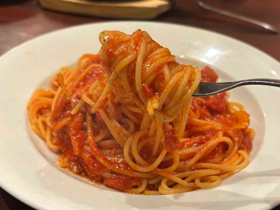 トマトとニンニクのスパゲティ