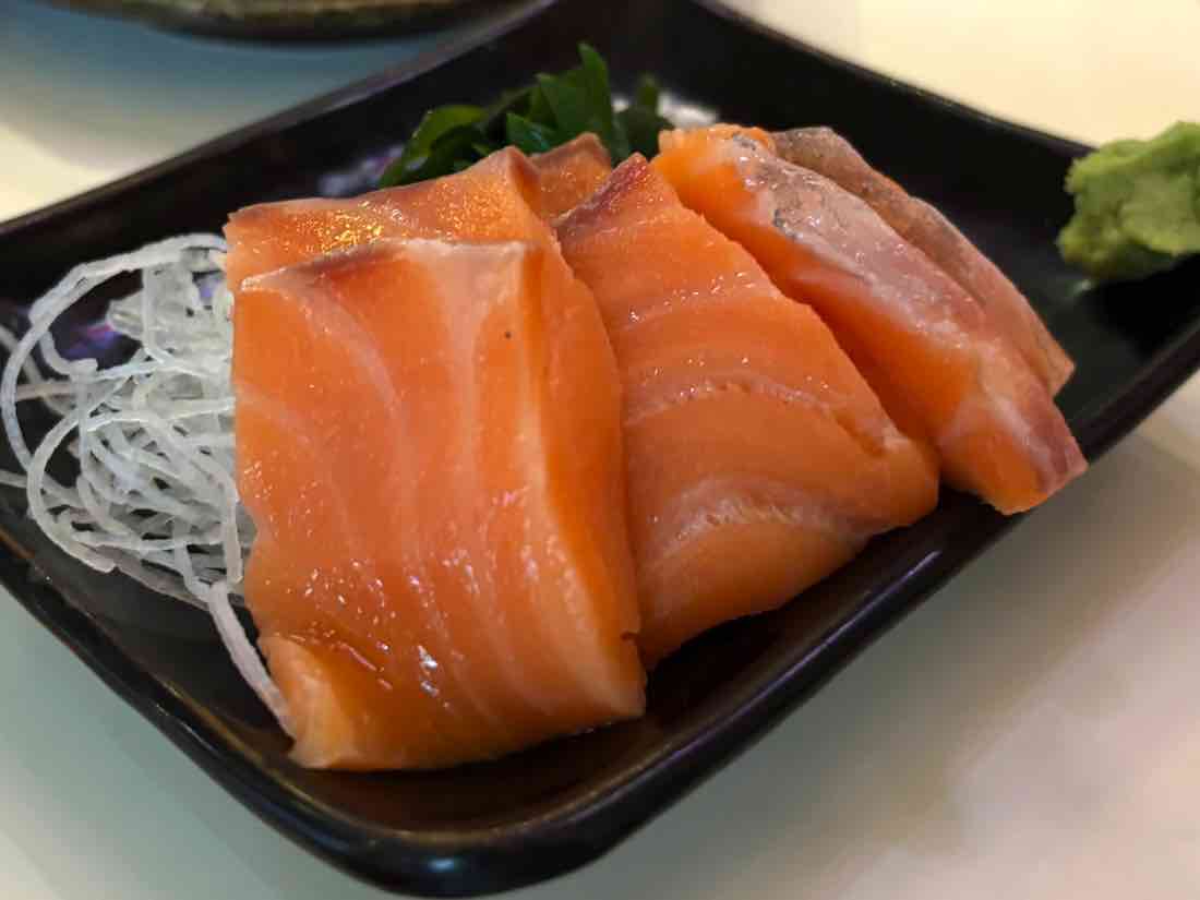 サーモンのお造り