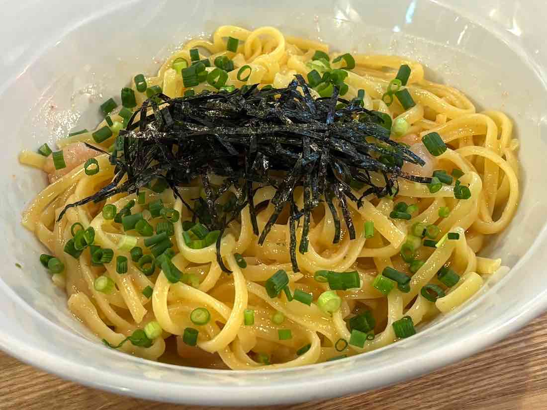 明太バター小エビのせ レモン添え