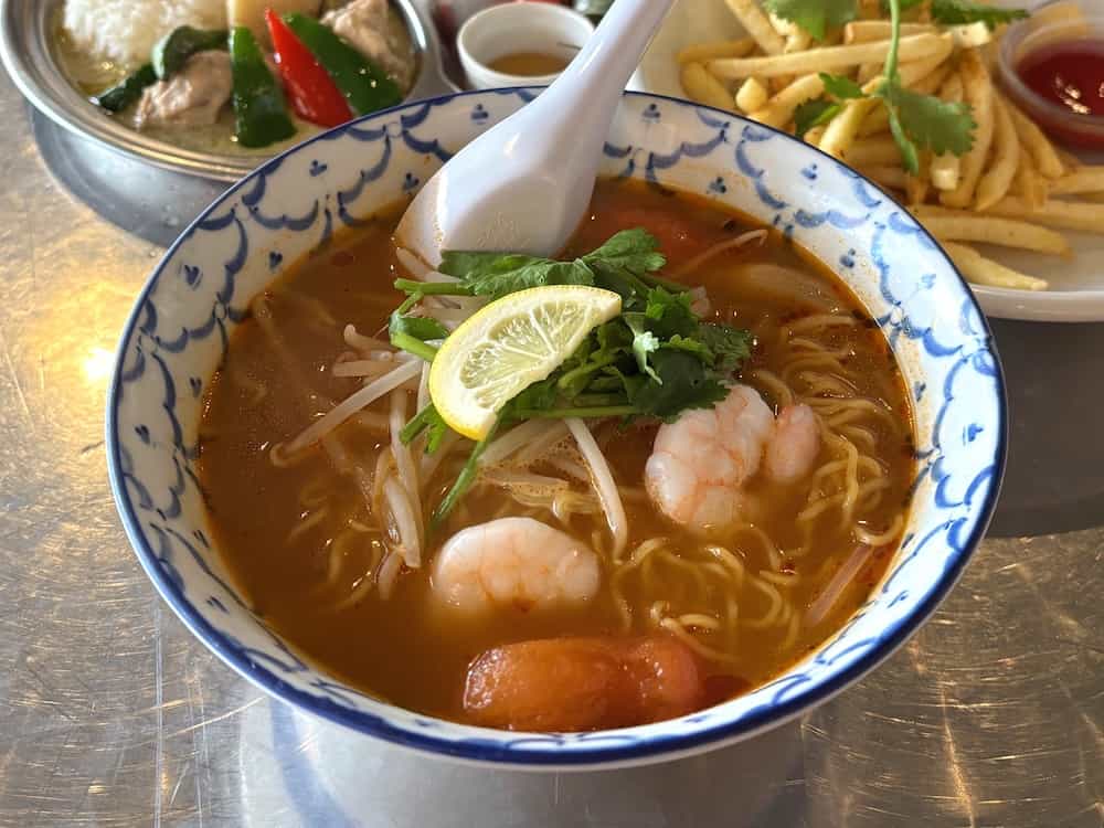 トムヤムクンラーメン