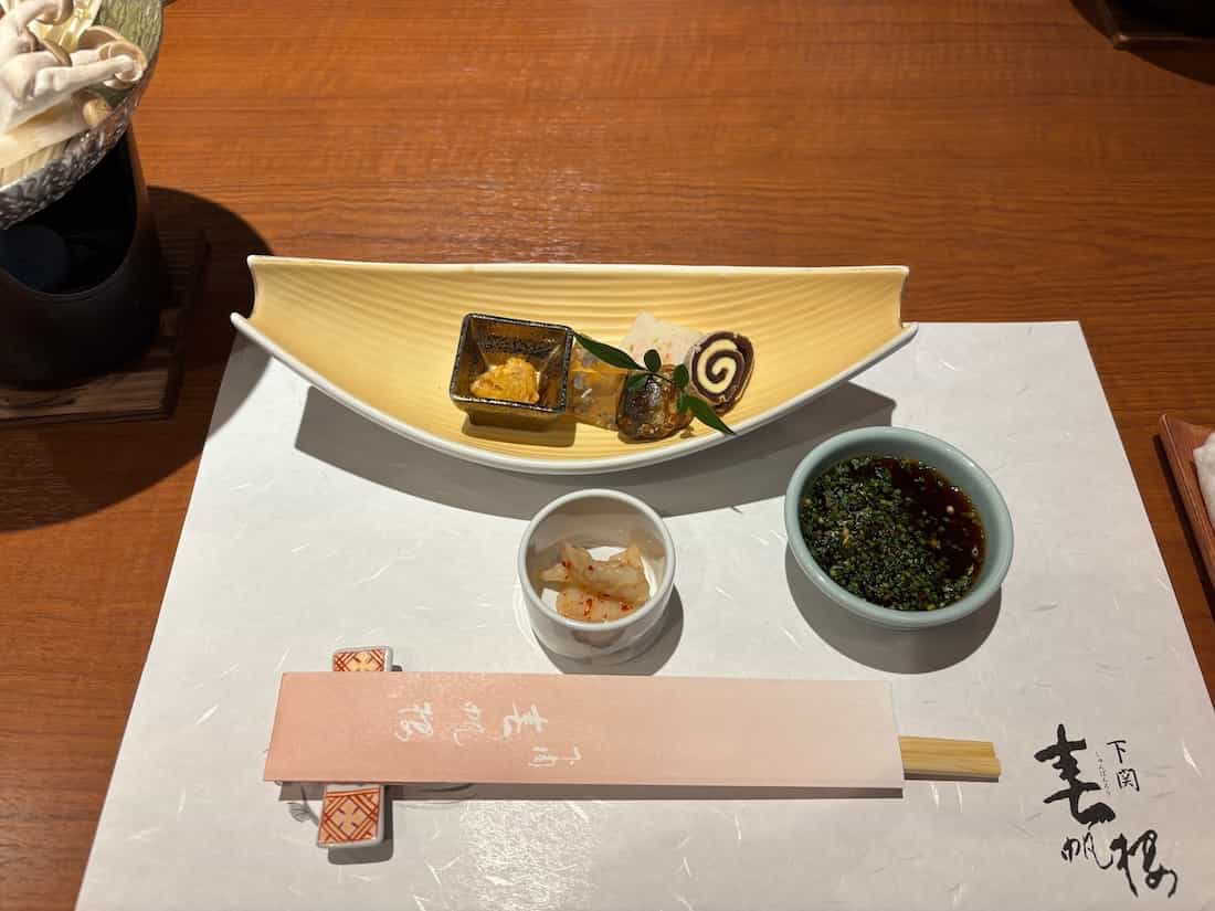 先付、前菜:小鉢、季節の5種盛り