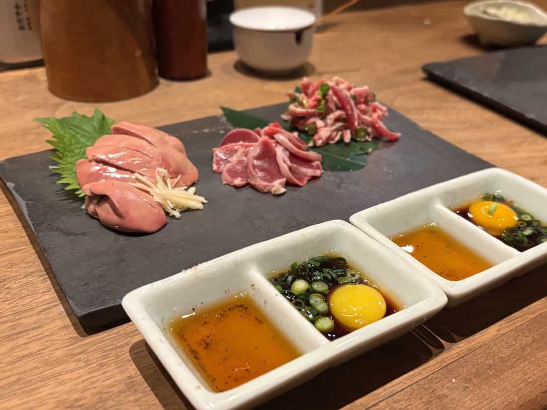 鶏刺し盛り合わせ