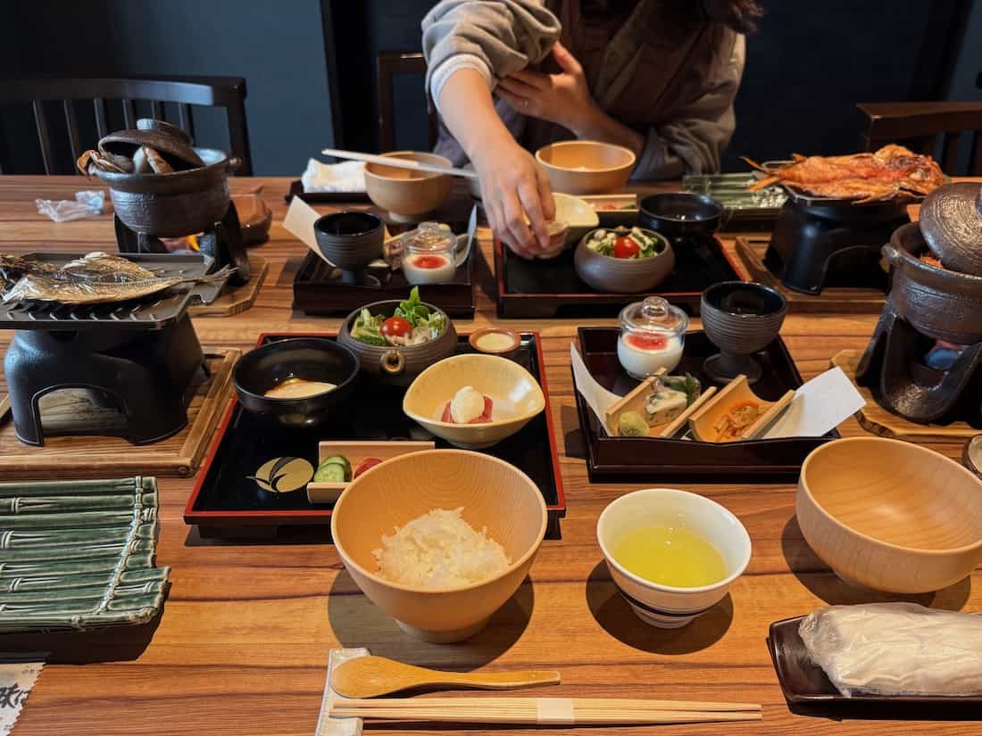 朝食