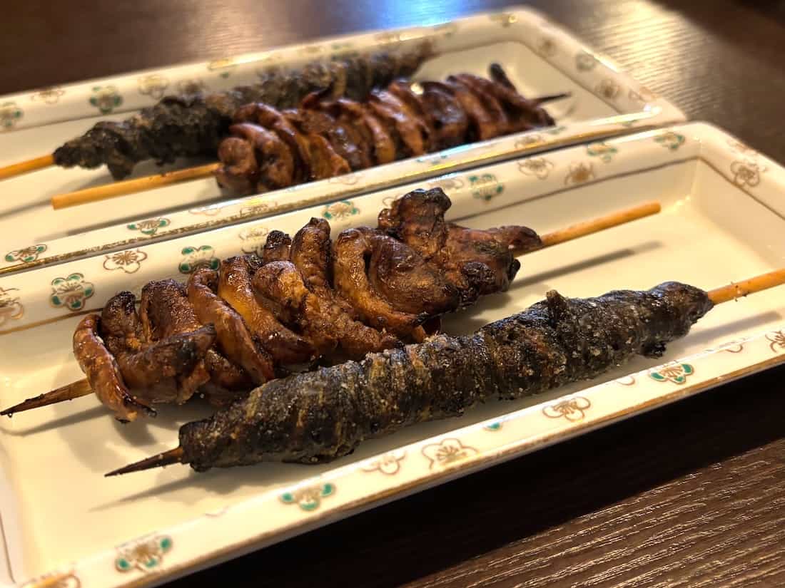 ひれ焼き（背びれ）、レバー焼き（肝臓）