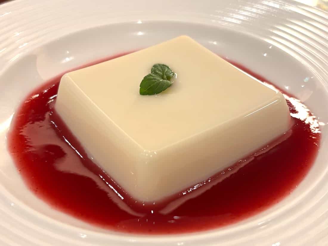 杏仁豆腐 山桃ソース