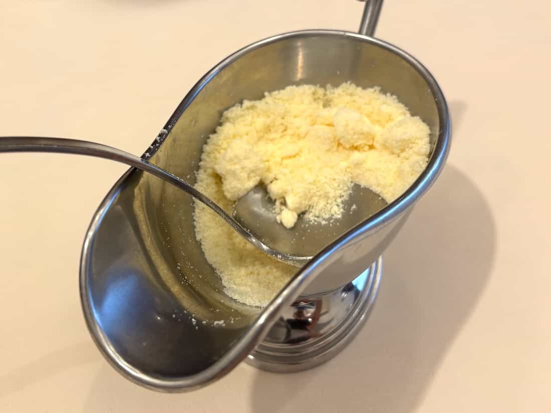 オニオングラタンスープのチーズ