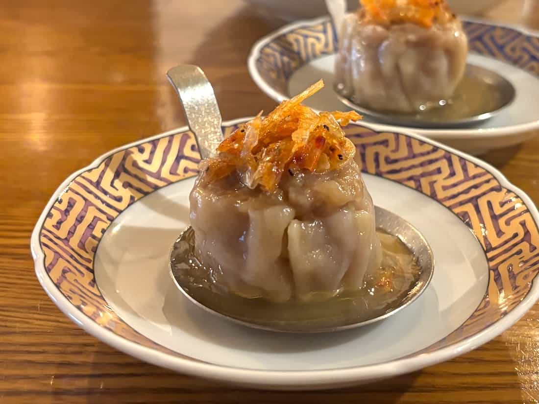 豚肉と玉葱のシュウマイ 桜エビ醬のせ