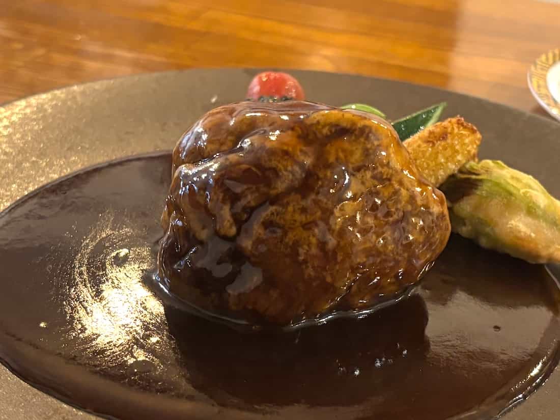 牛ほほ肉の黒酢ソース