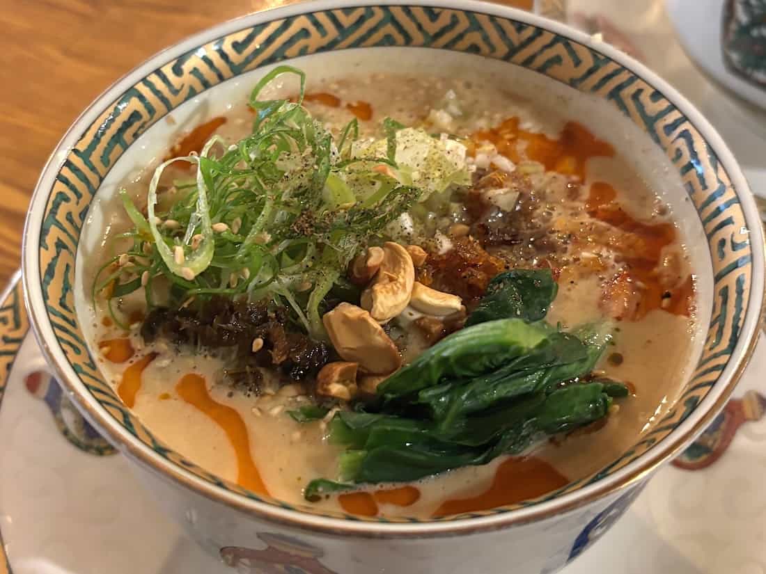 桜エビ醬入り担々麺