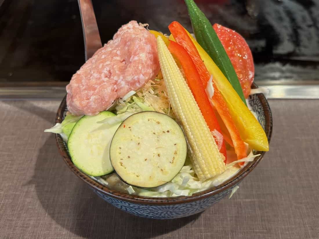 夏野菜チキンキーマカレーもんじゃ