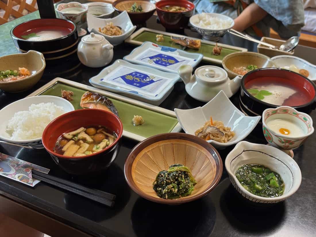朝食