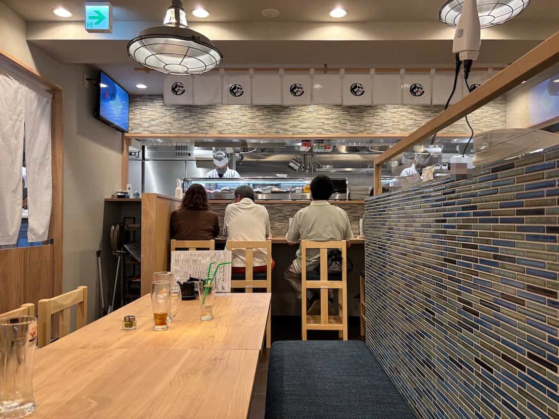 カウンター席
