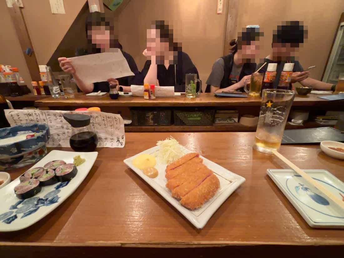 店内カウンター席