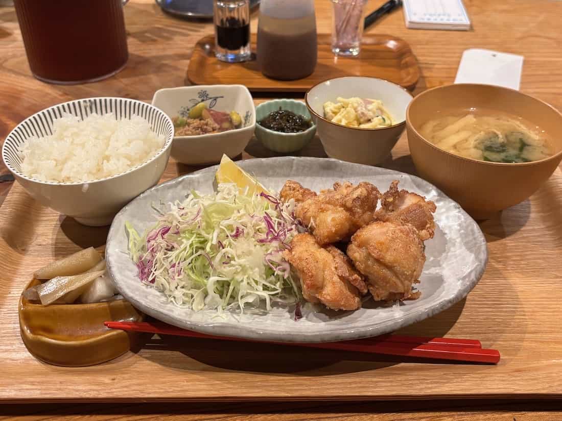 唐揚げ定食