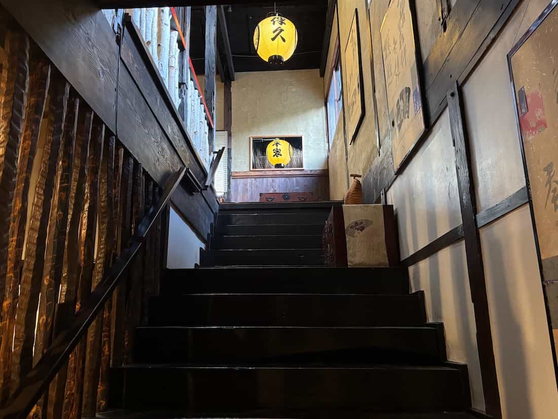 2階へ続く階段