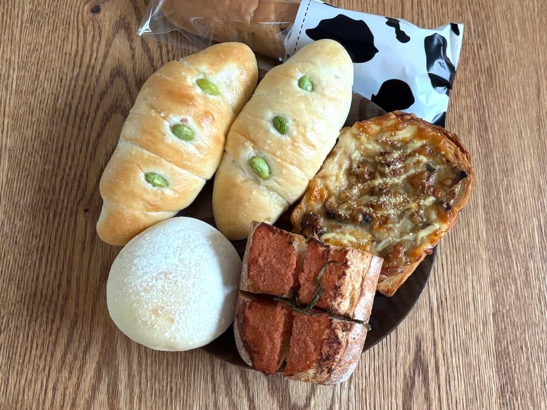 枝豆チーズ塩バターロール、明太フランス、サバ味噌クロックムッシュ