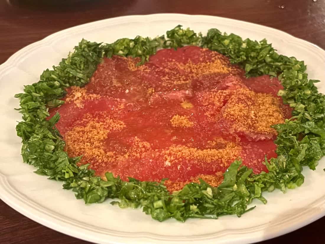 鰹(カツオ)とルッコラのカルパッチョ