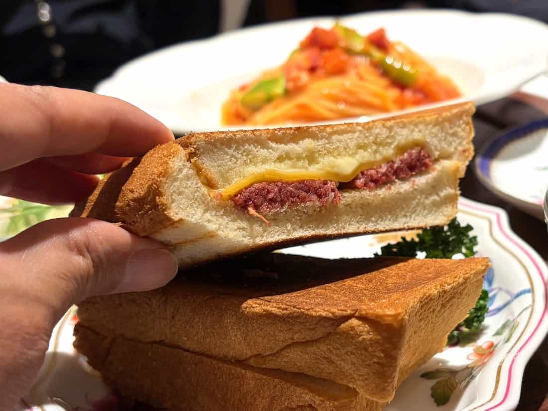 プレスホットサンド（コンビーフ＆チーズ