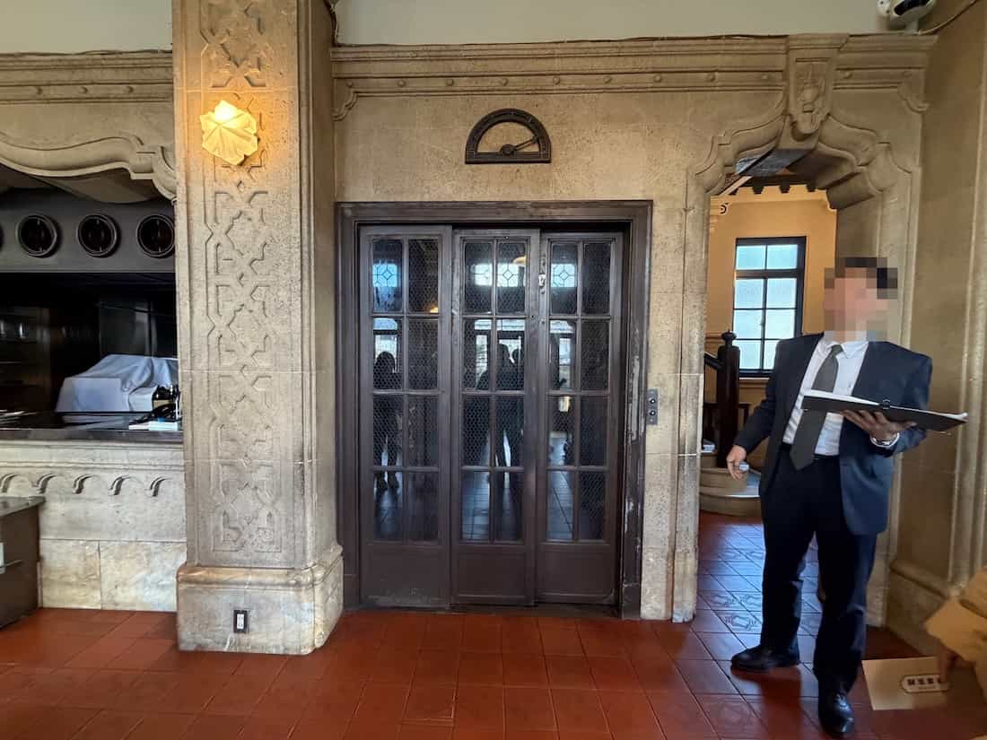 日本最古のエレベーター