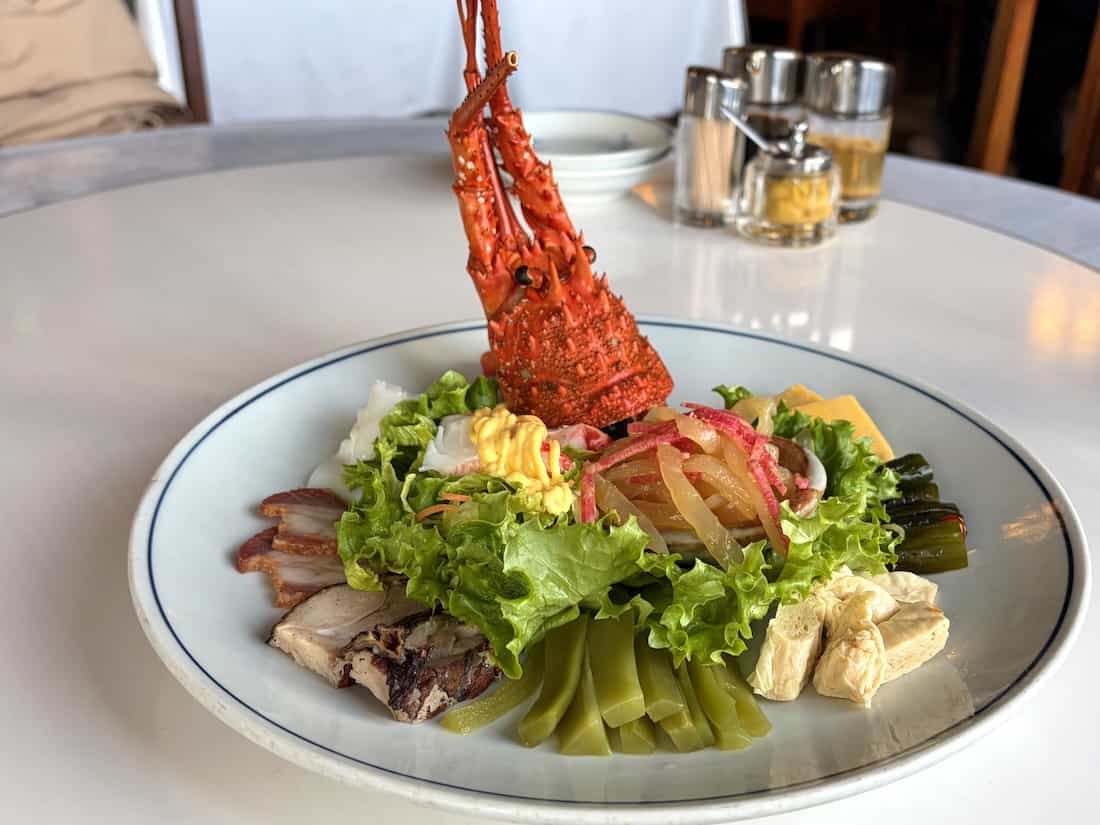 種々前菜の盛り合せ