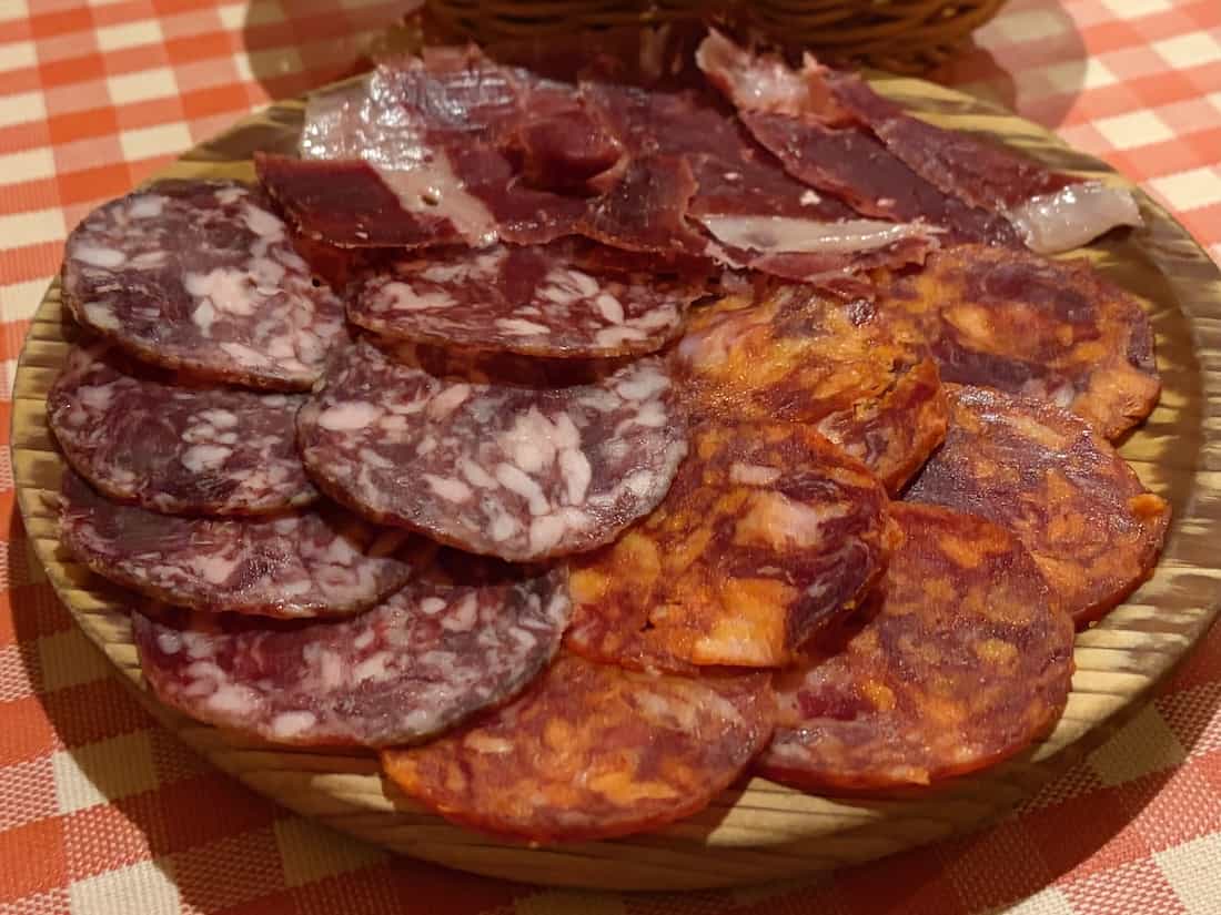 イベリコ豚の生ハム・チョリソ・サルチチョン