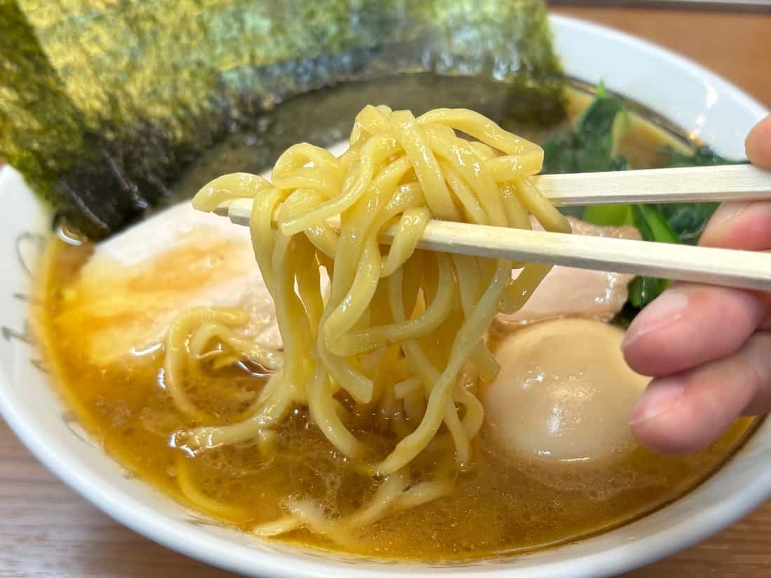 特選ラーメンの麺