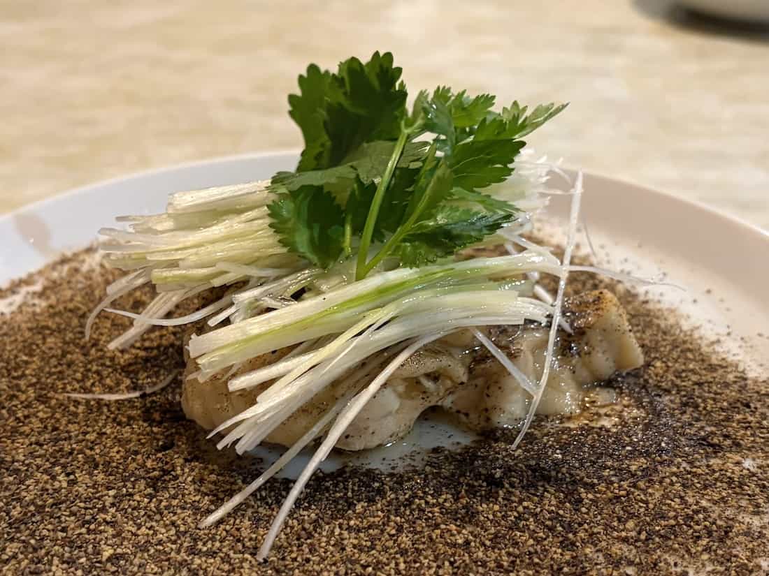 蒸し鶏のネギ・コショー風味