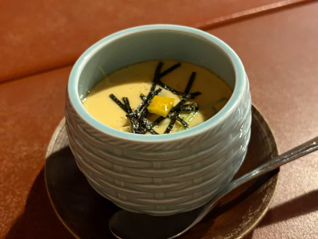 鰻とふかのひれ入り茶碗蒸