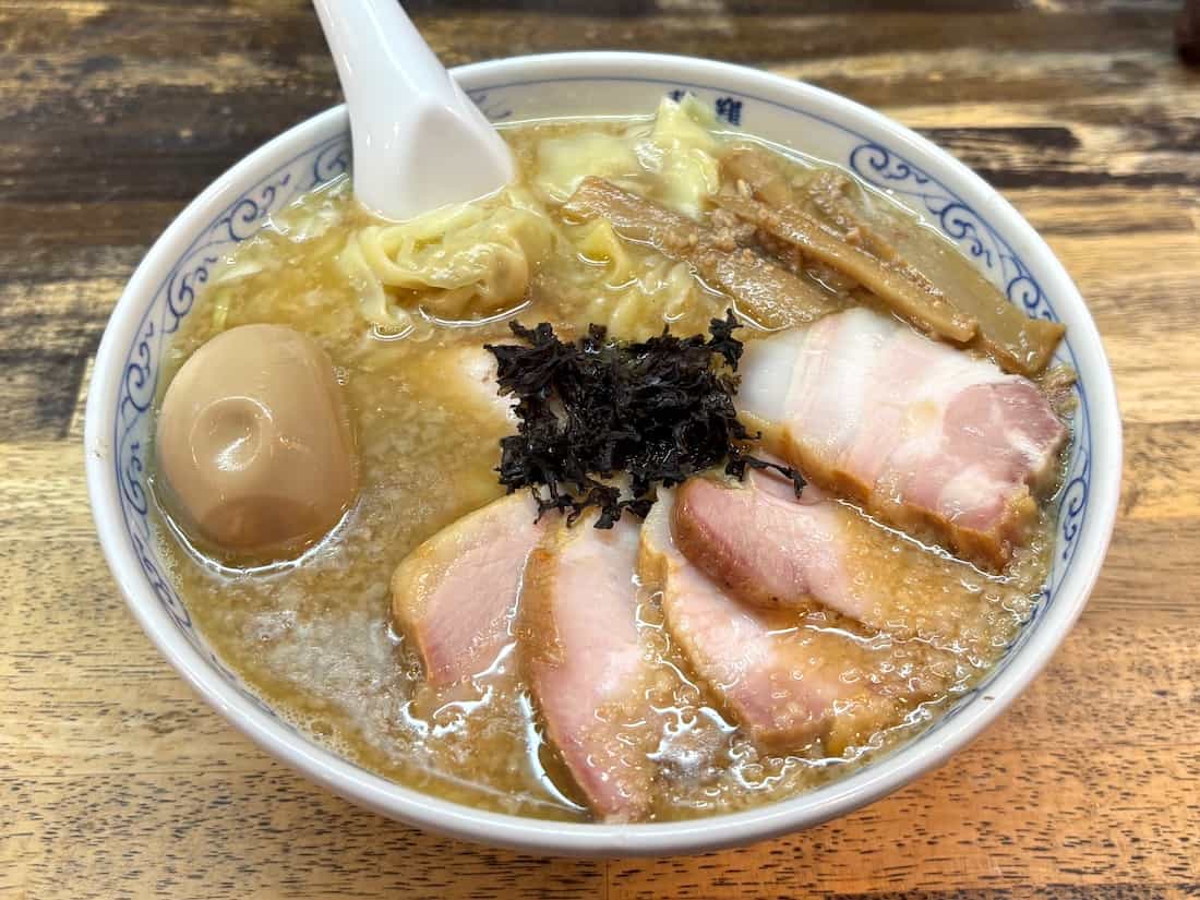特製背脂煮干しラーメン