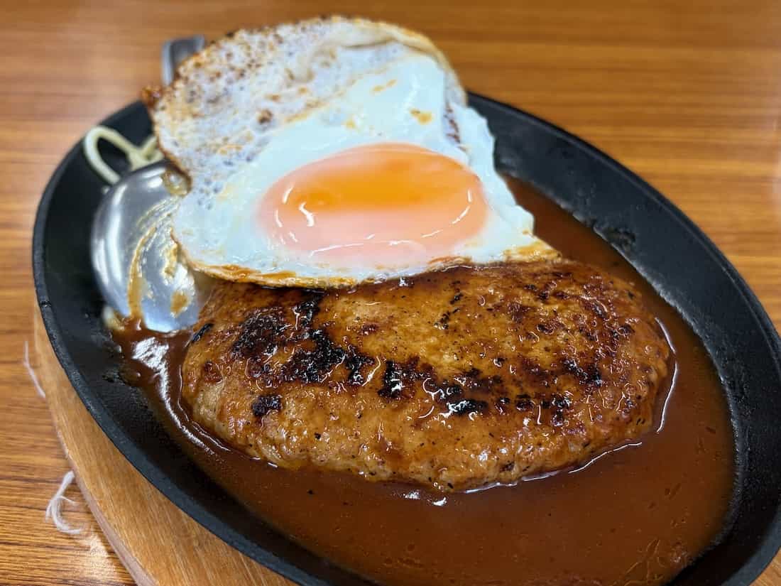 目玉焼きハンバーグ