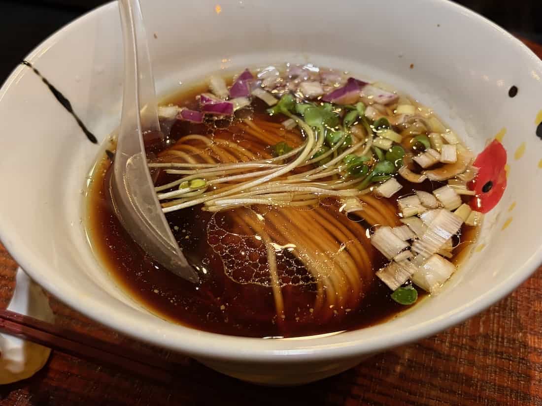 軍鶏醤油らーめん